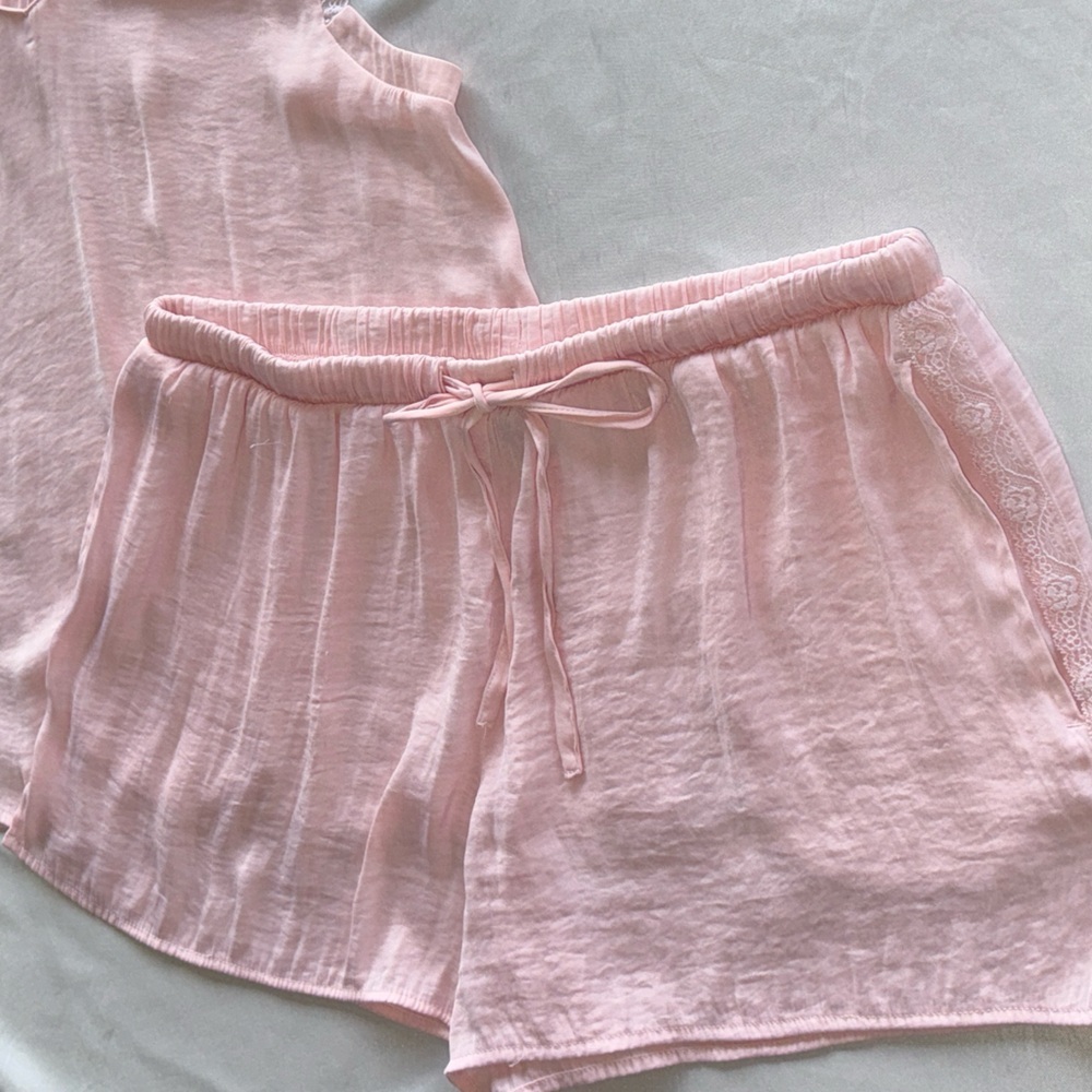 Van Winkle Co. Matte Silk Pink Pajama Set V-Neck & Drawstring Shorts Lacey Sz L - Picture 14 of 14